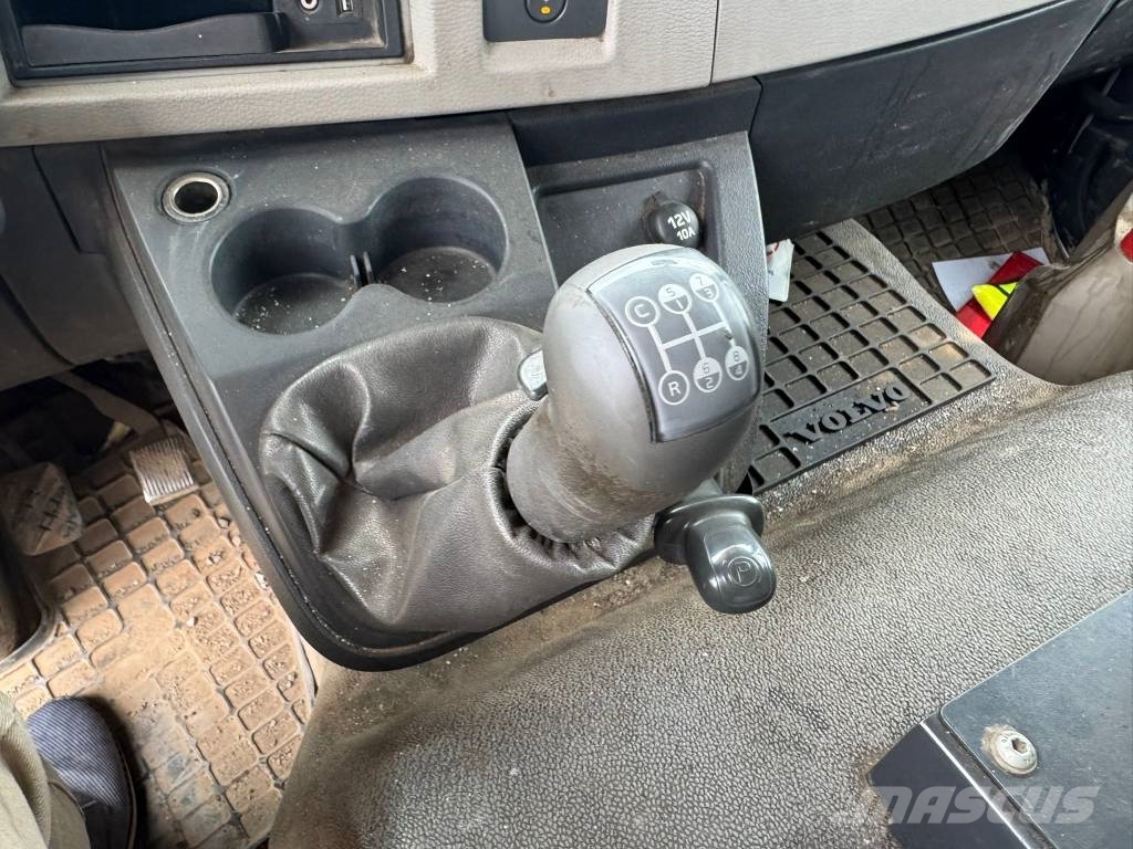 Volvo FL 250 Johnston VT652 Süpürme kamyonları