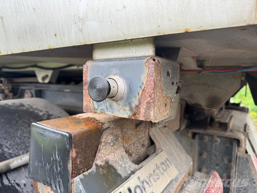 Volvo FL 250 Johnston VT652 Süpürme kamyonları