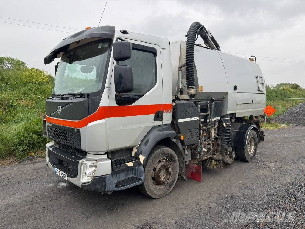 Volvo FL 250 Johnston VT652 Süpürme kamyonları