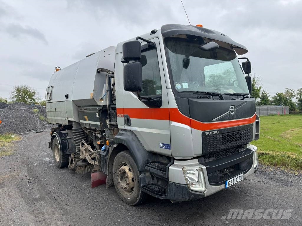 Volvo FL 250 Johnston VT652 Süpürme kamyonları