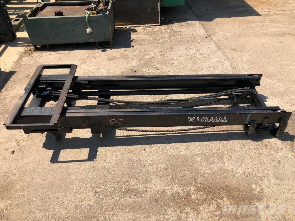 Toyota 7FD18 2W MAST M-1036 Mastot