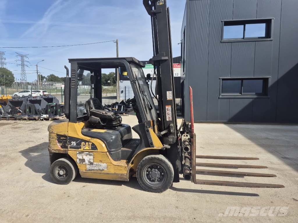 CAT DP 25 N Dieseltrukit