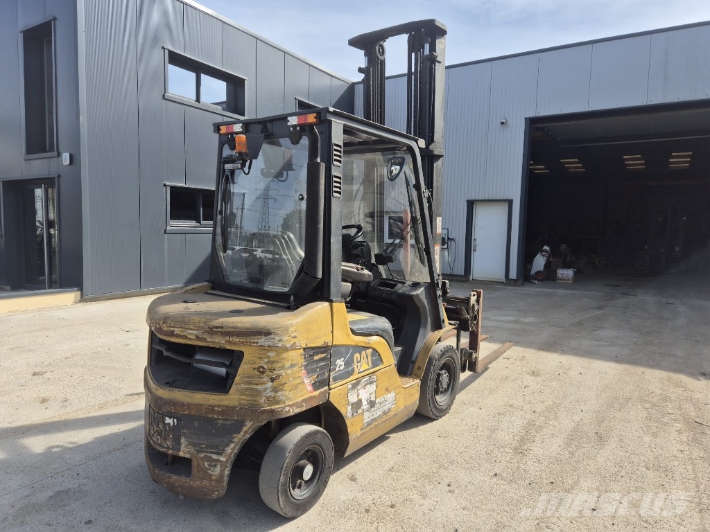 CAT DP 25 N Dieseltrukit