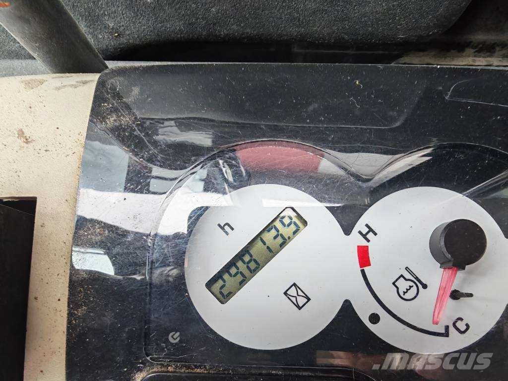 Komatsu PC 35 MR-2 MYYTY. Sold Miniexcavadoras