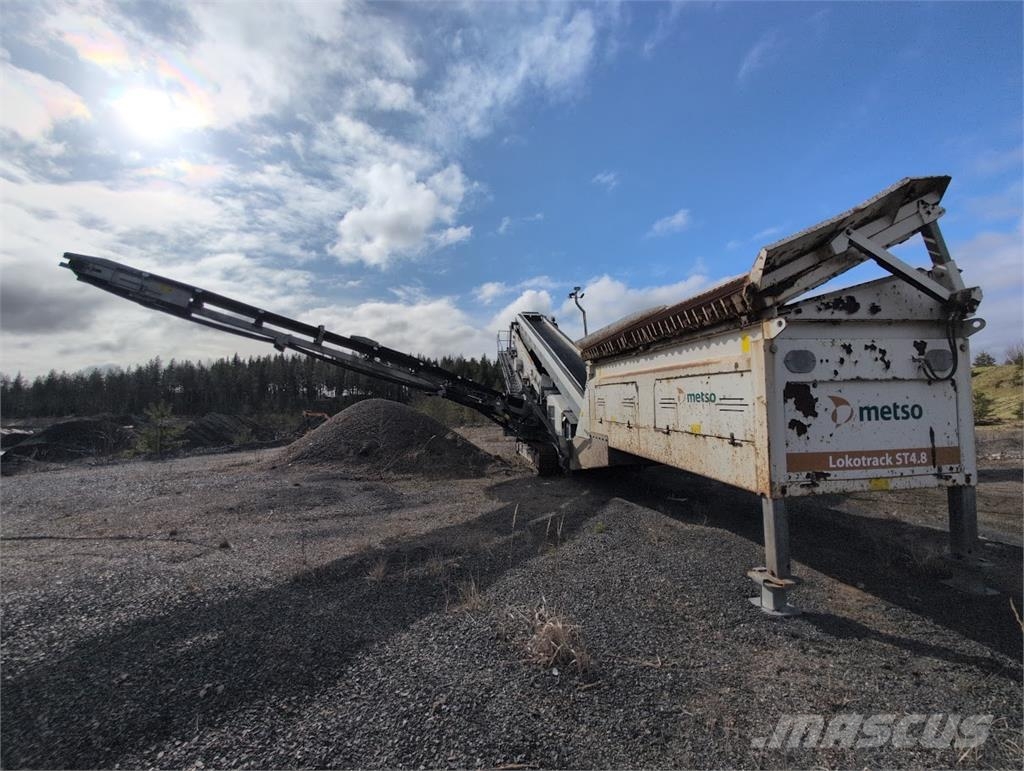 Metso Lokotrack ST4.8 3-taso seula Mienen-Geräte