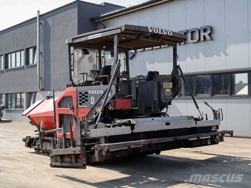 Volvo ABG P7820C معدات السفلتة