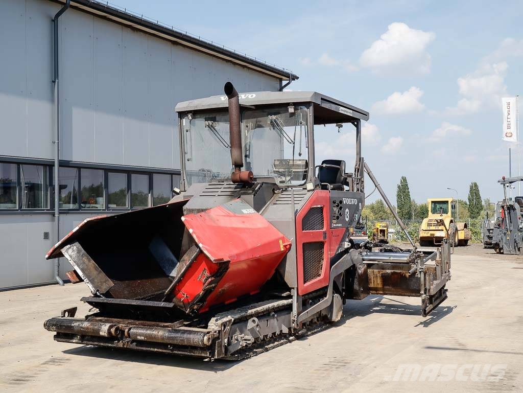 Volvo ABG P7820C معدات السفلتة
