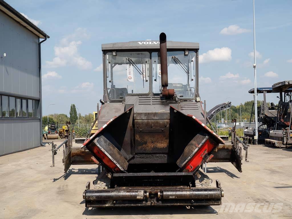 Volvo ABG P7820C معدات السفلتة