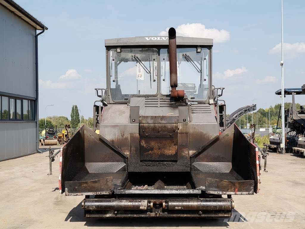 Volvo ABG P7820C معدات السفلتة