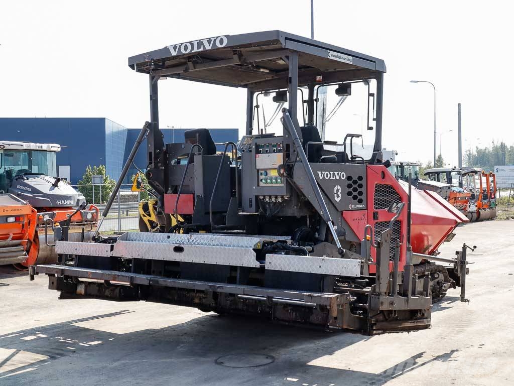 Volvo ABG P7820C معدات السفلتة