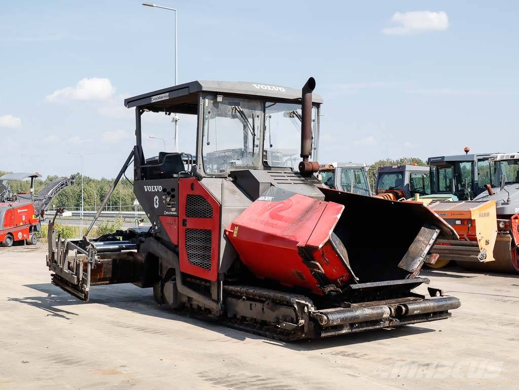 Volvo ABG P7820C معدات السفلتة