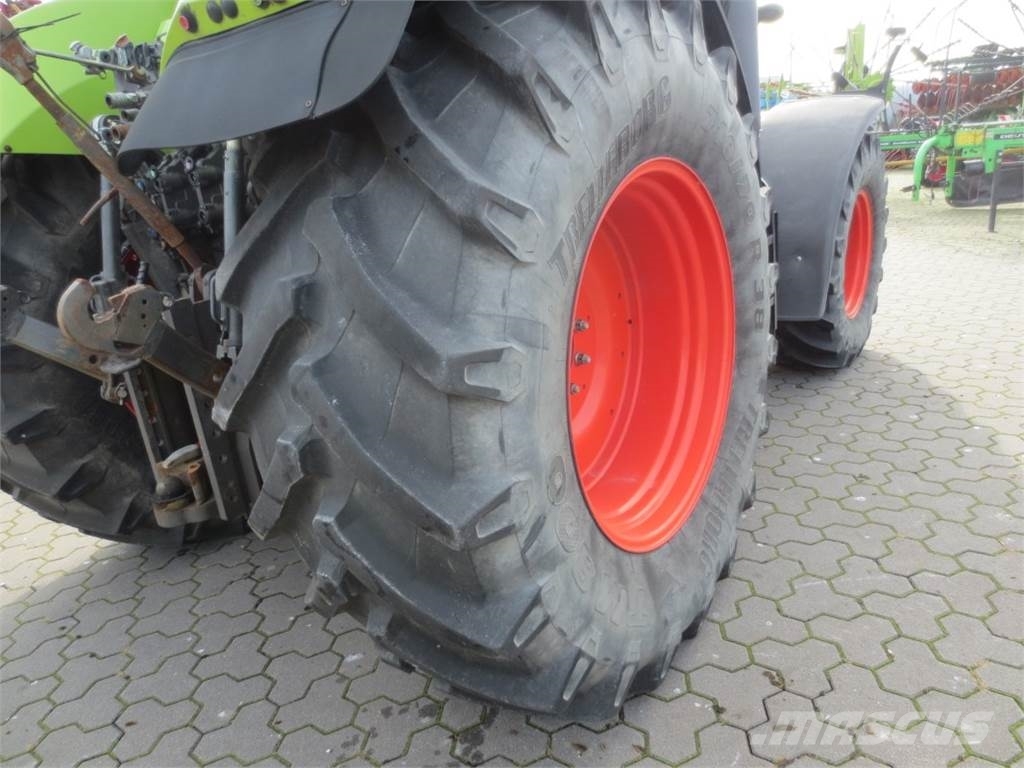 CLAAS AXION 810 CIS 트랙터