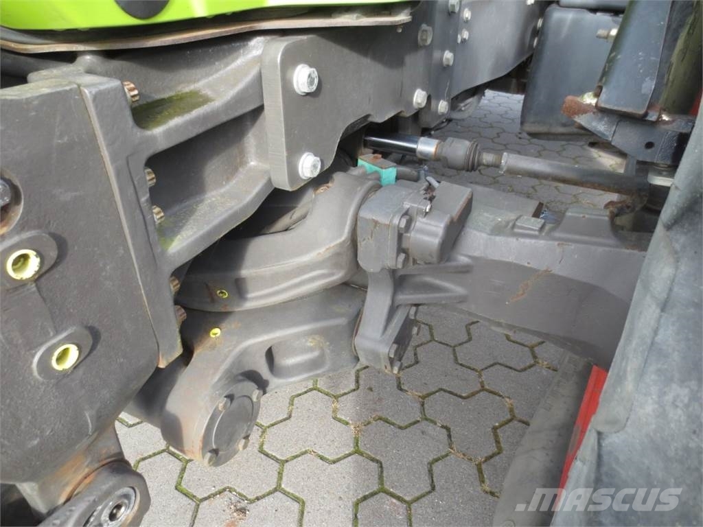 CLAAS AXION 810 CIS 트랙터