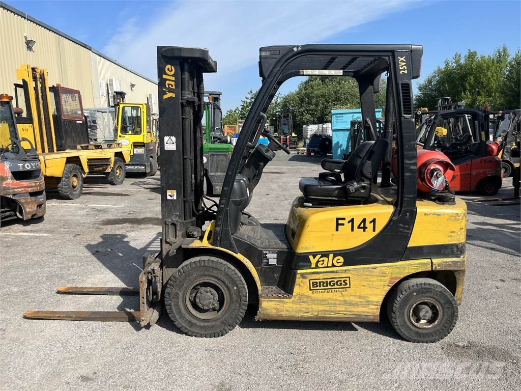 Yale GLP25VX Περονοφόρα ανυψωτικά κλαρκ με φυσικό αέριο LPG