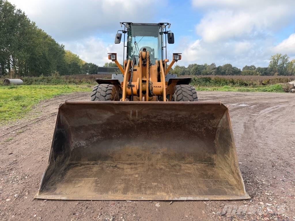 CASE 721 D Wielladers