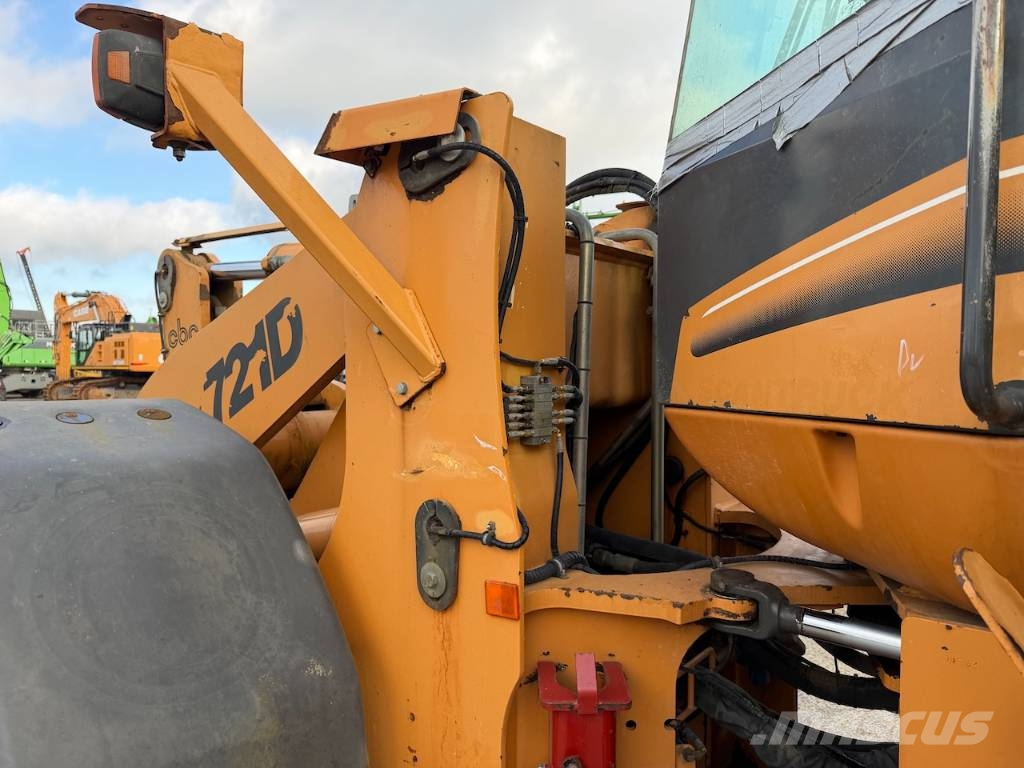 CASE 721 D Wielladers