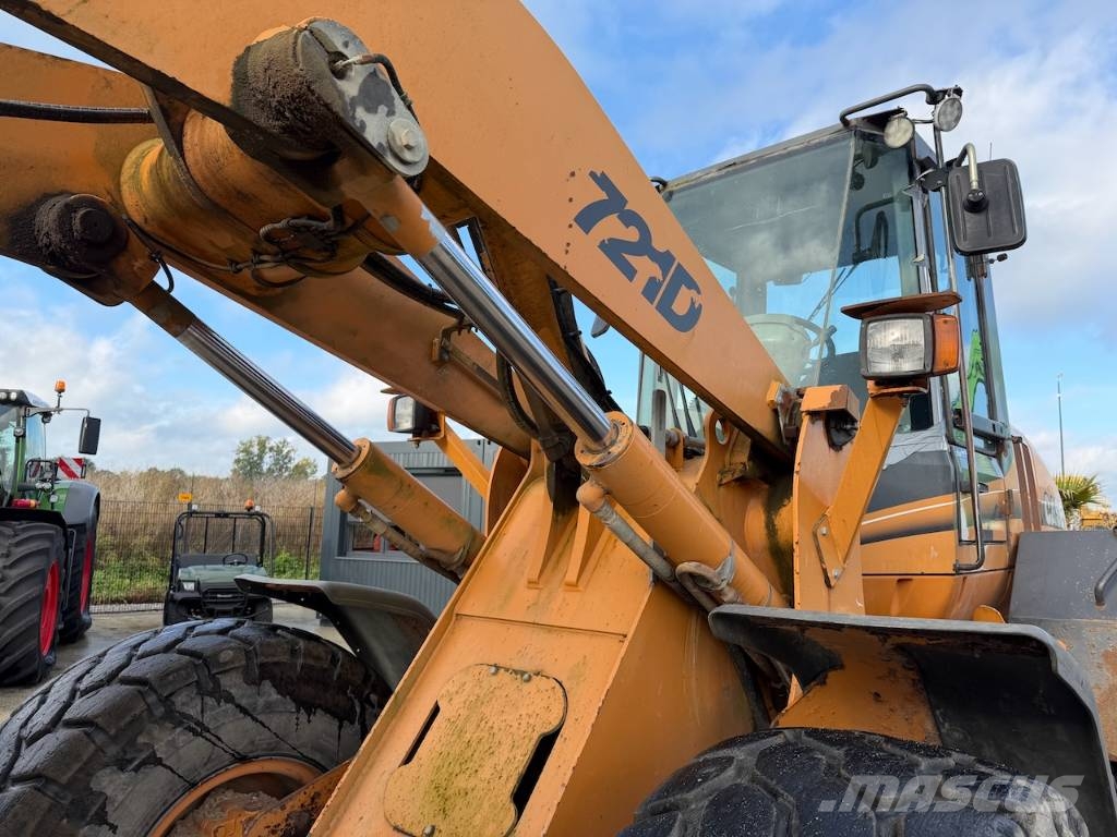 CASE 721 D Wielladers