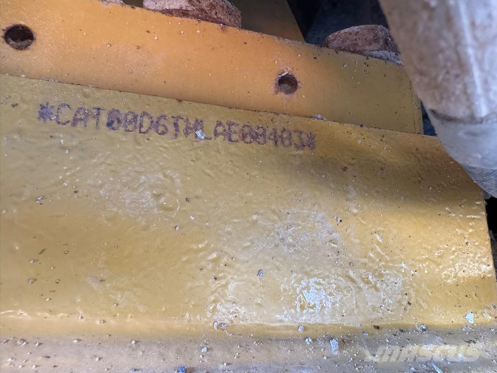 CAT D6T . Buldožeri gusjeničari