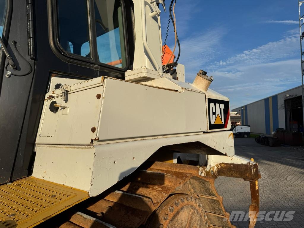 CAT D6T . Kāpurķēžu buldozeri