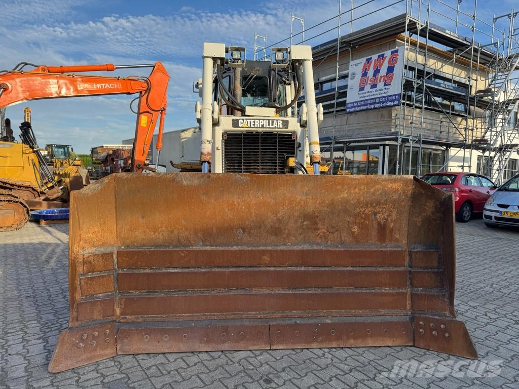 CAT D6T . Kāpurķēžu buldozeri