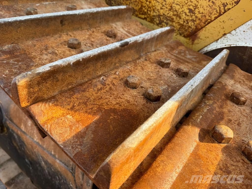 CAT D6T . Buldožeri gusjeničari