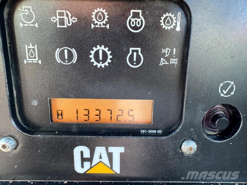 CAT D6T . Kāpurķēžu buldozeri