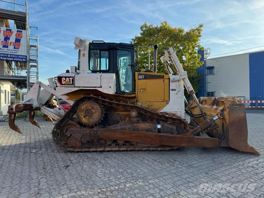 CAT D6T . Kāpurķēžu buldozeri