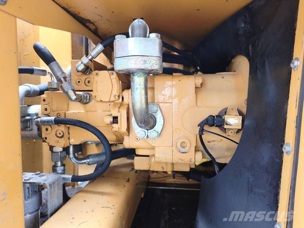 CAT M 316 C Ratasekskavaatorid
