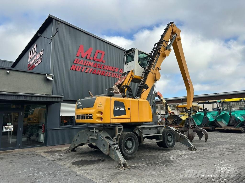 Liebherr LH 30 M Litronic Materialumschlag
