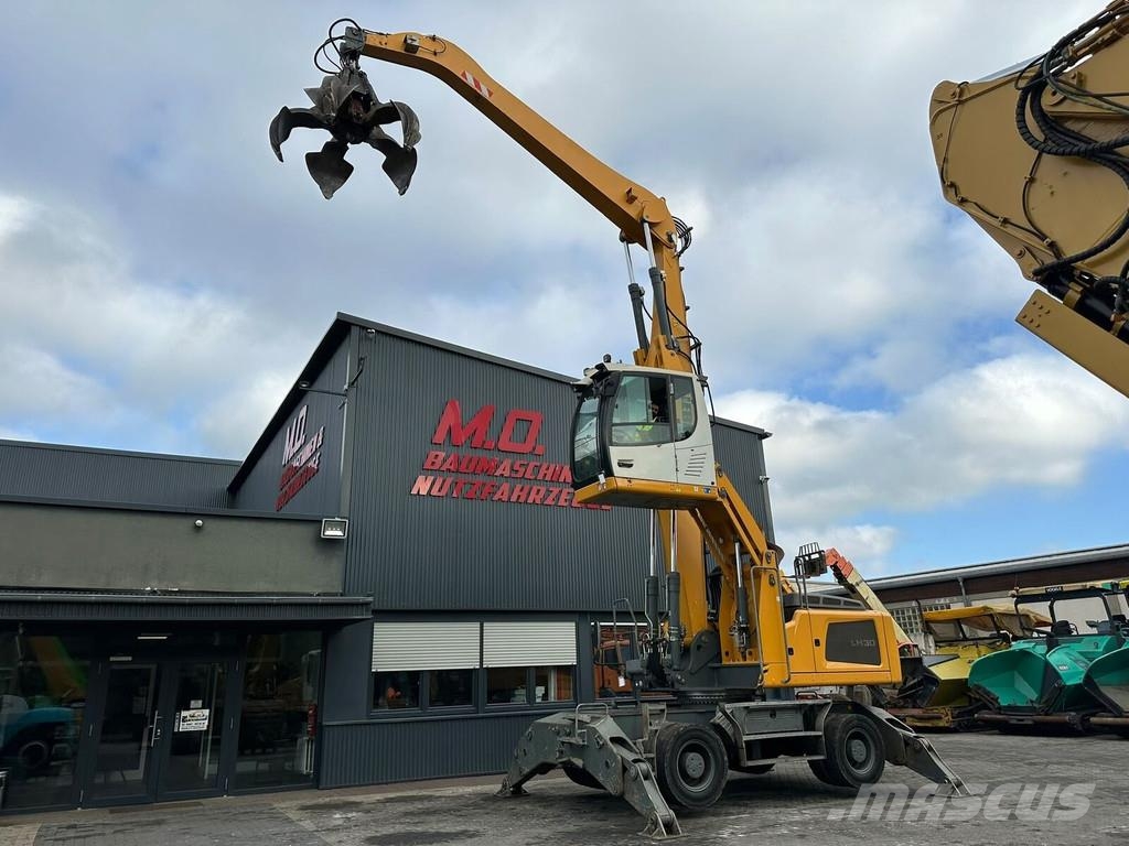 Liebherr LH 30 M Litronic Materialumschlag