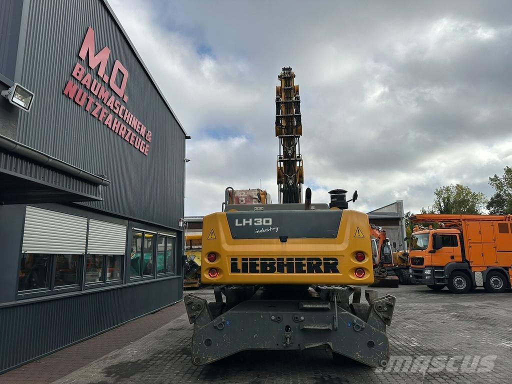 Liebherr LH 30 M Litronic Materialumschlag