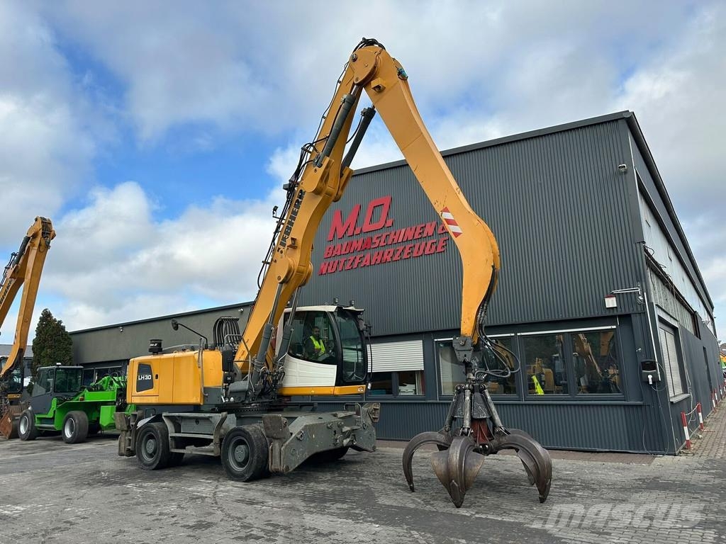 Liebherr LH 30 M Litronic Materialumschlag