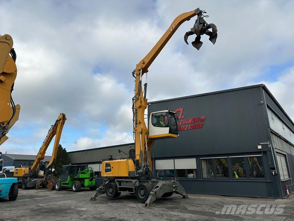 Liebherr LH 30 M Litronic Materialumschlag