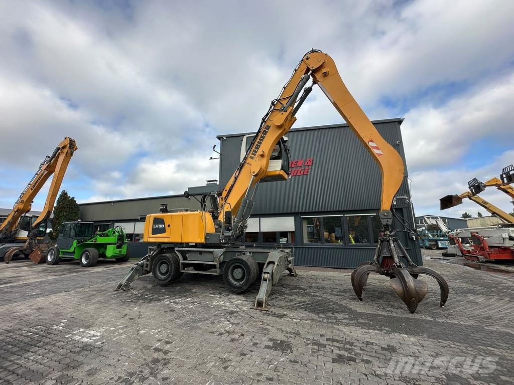 Liebherr LH 30 M Litronic Materialumschlag