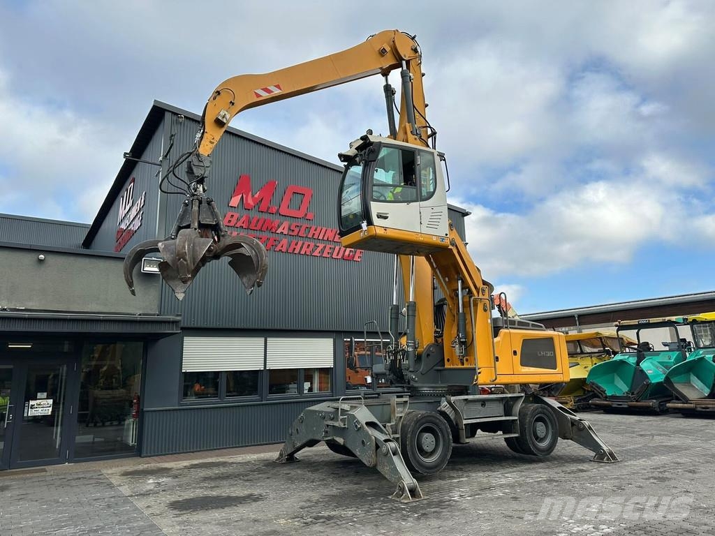 Liebherr LH 30 M Litronic Materialumschlag