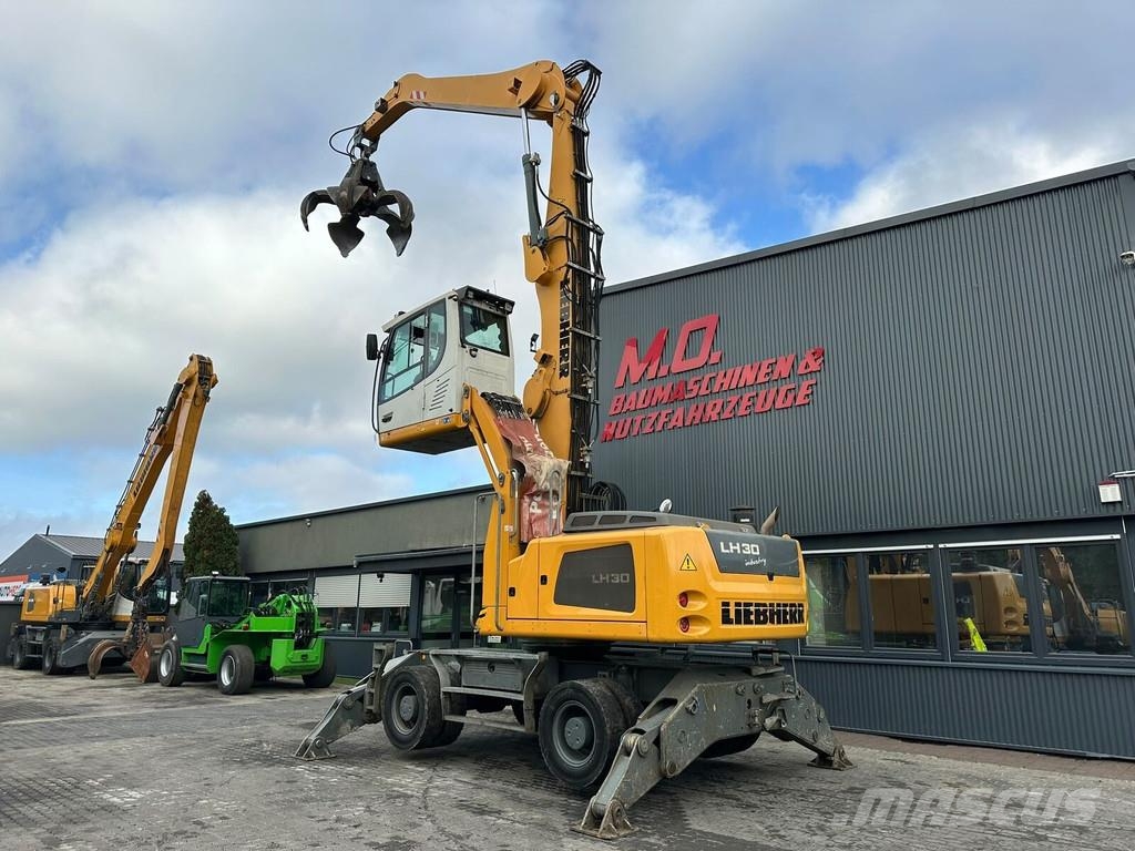 Liebherr LH 30 M Litronic Materialumschlag
