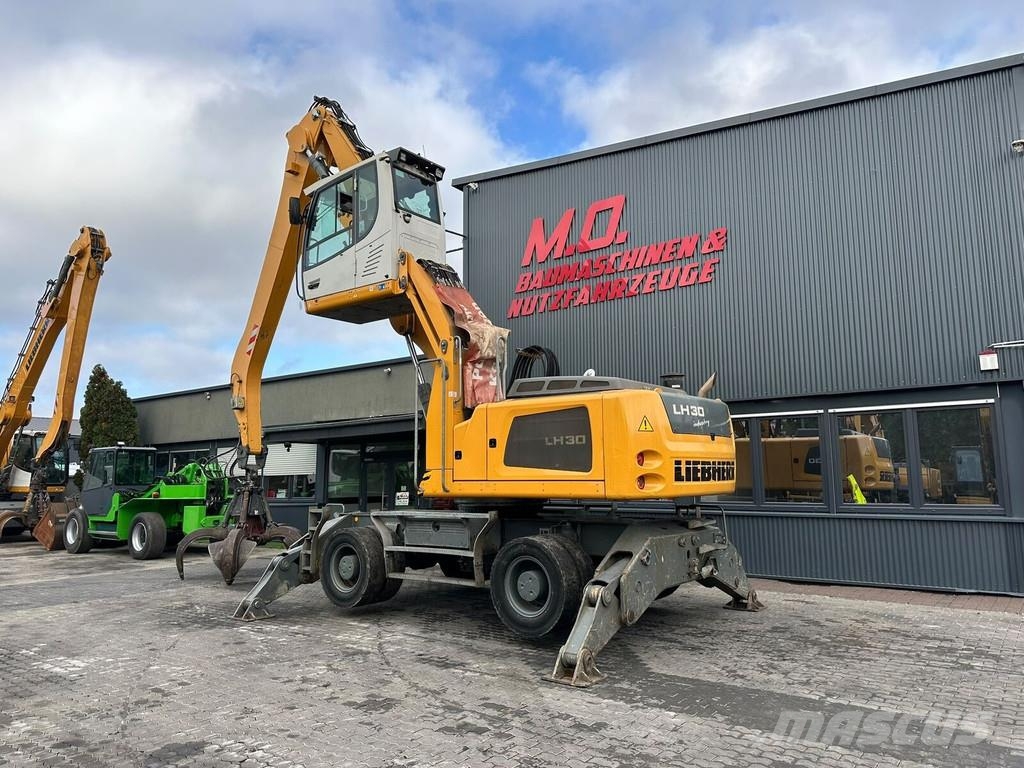Liebherr LH 30 M Litronic Materialumschlag
