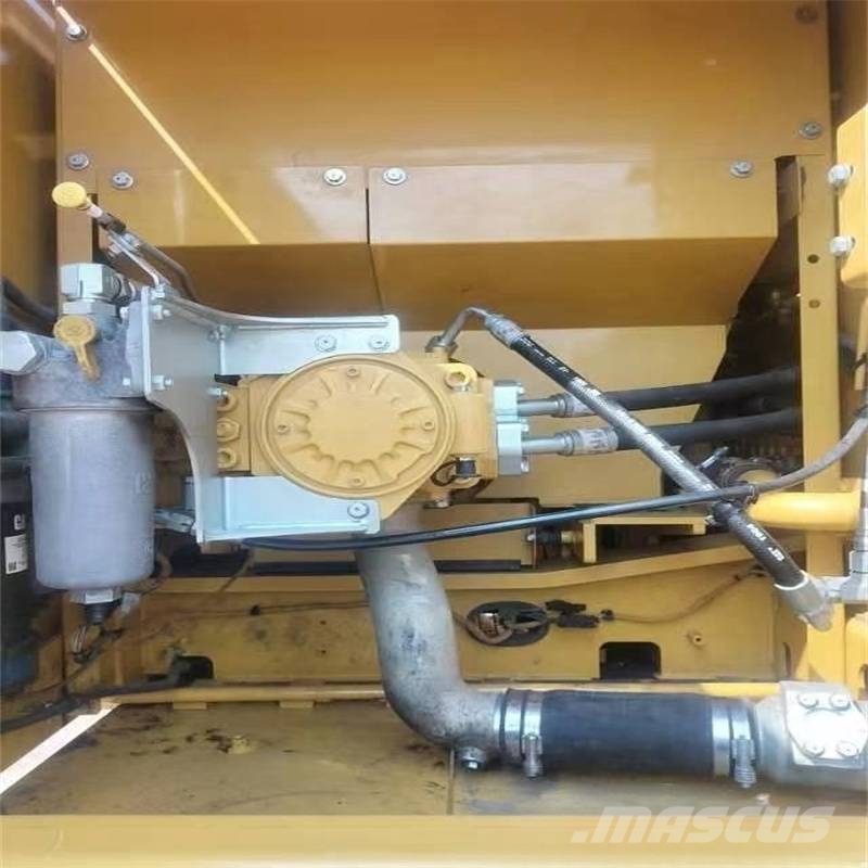 CAT 330 D L Kāpurķēžu ekskavatori