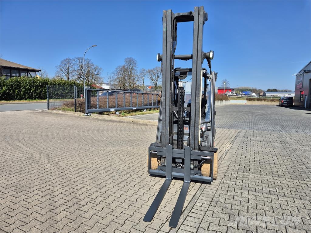 Linde E35L 电动叉车