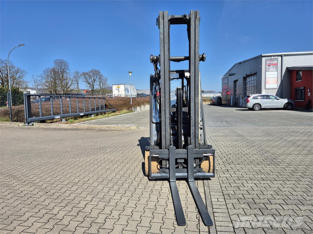Linde E35L 电动叉车