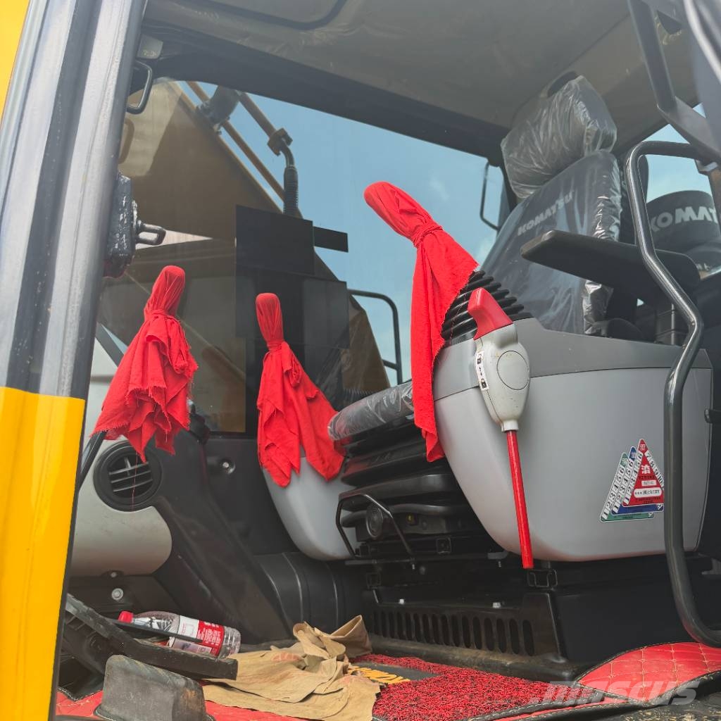 Komatsu PC 210 履带挖掘机