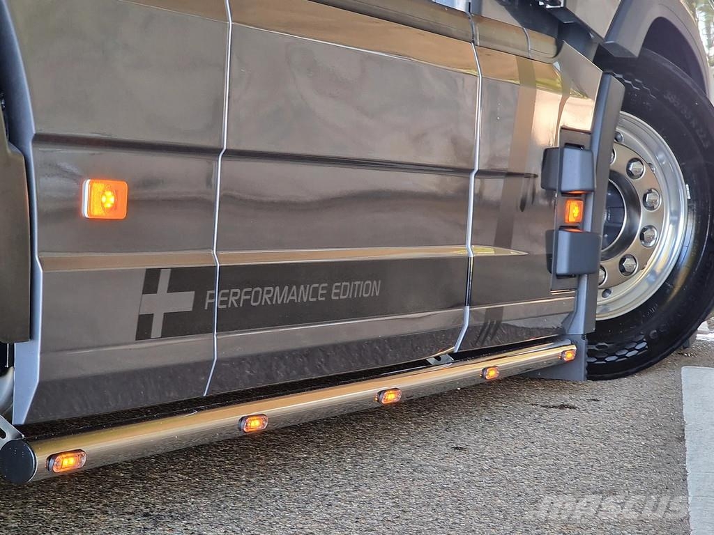 Volvo FH 16.780 Globetrotter XL Aero 4x2 - New - Full sp Vilcēji