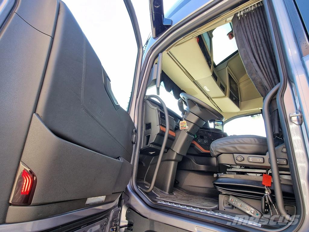 Volvo FH 16.780 Globetrotter XL Aero 4x2 - New - Full sp Vilcēji