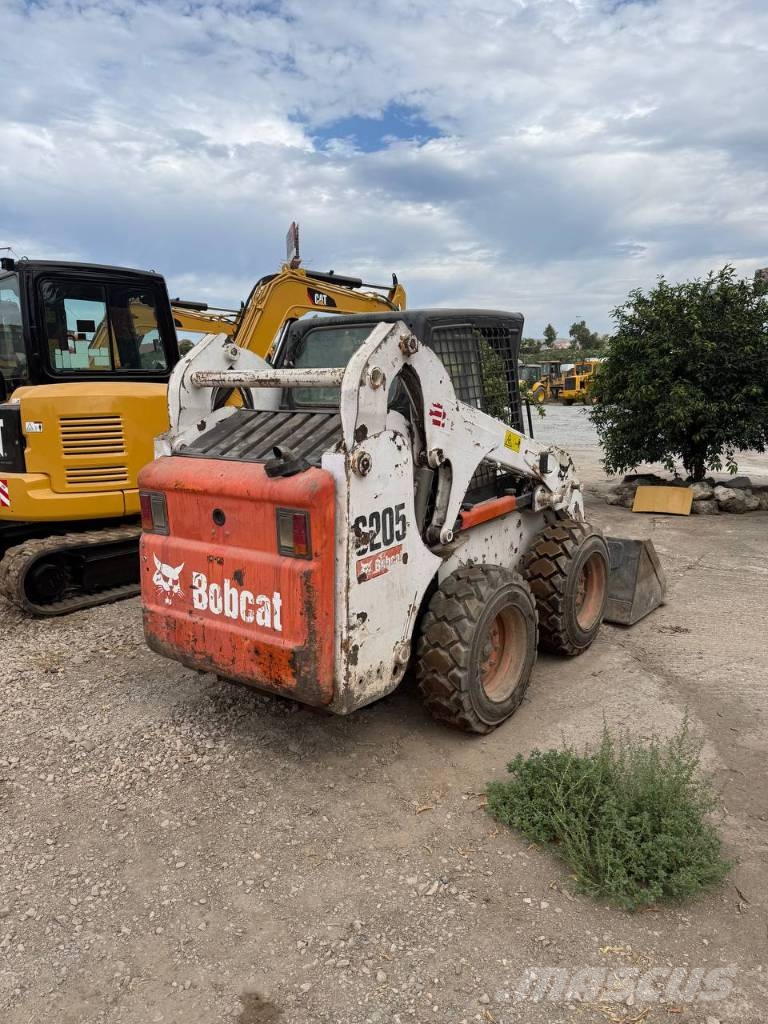 Bobcat S 205 لوادر انزلاقية التوجيه