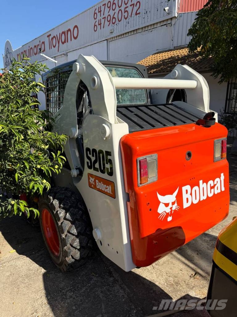 Bobcat S 205 لوادر انزلاقية التوجيه