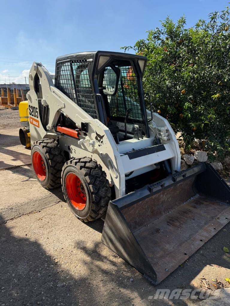 Bobcat S 205 لوادر انزلاقية التوجيه