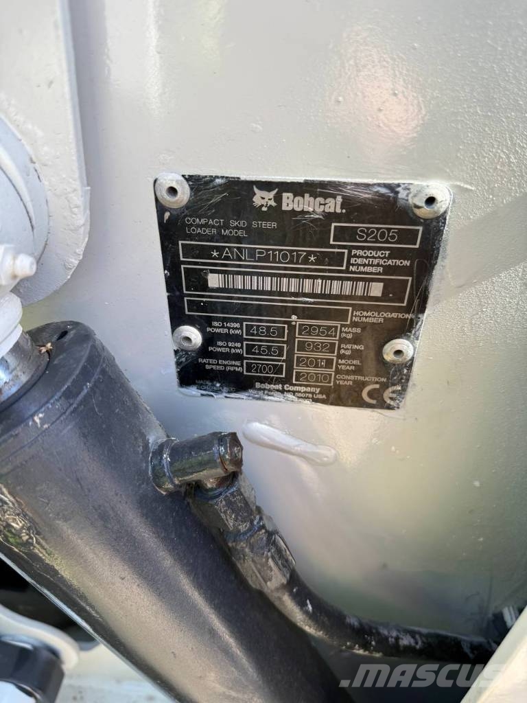 Bobcat S 205 لوادر انزلاقية التوجيه