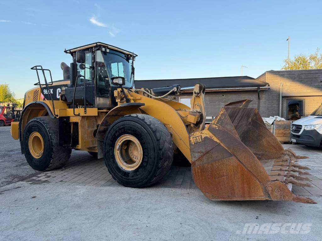 CAT 966k Pyöräkuormaajat