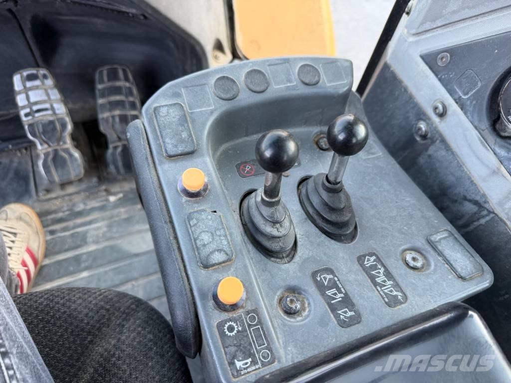 CAT 966k Pyöräkuormaajat