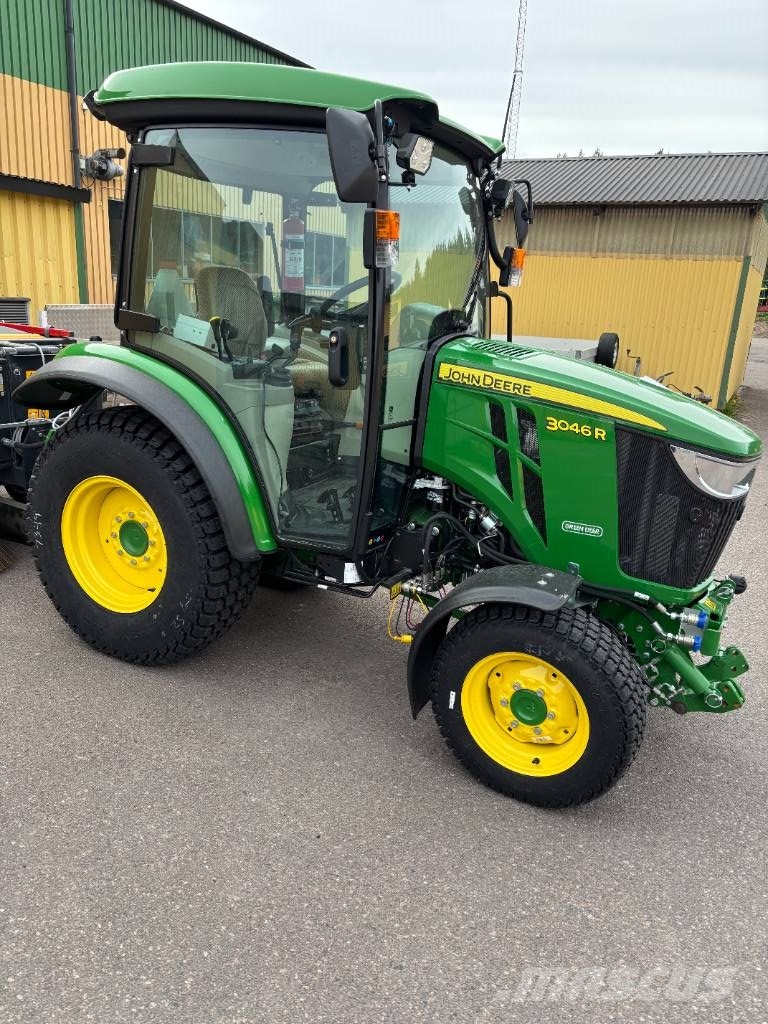 John Deere 3046 R 小型拖拉机